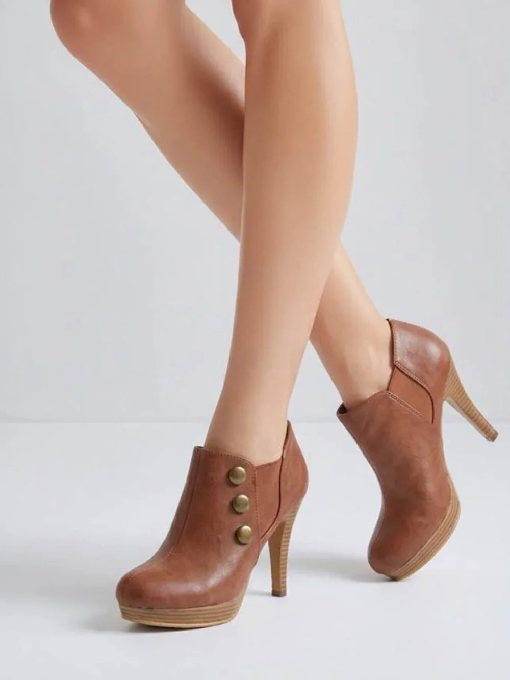 Fioni Women's Brown Platform Ankle Booties